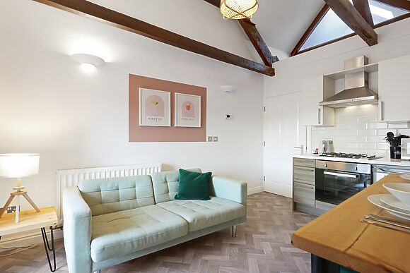 Island Leaf Apartment
