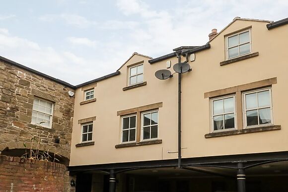 Lavenna is a duplex a short walk from Alnwick Market Place and the Christmas tree