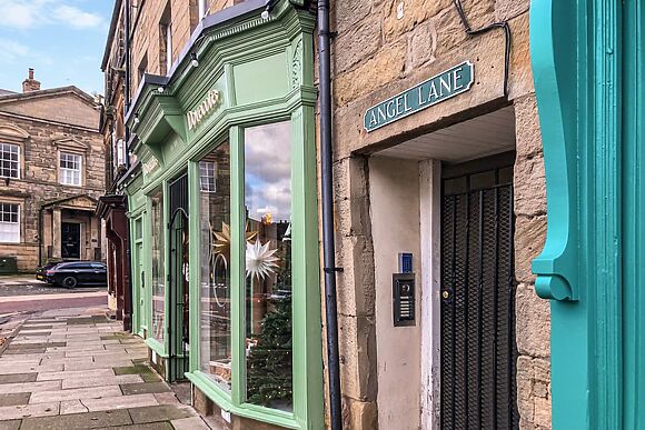 Angel Lane
